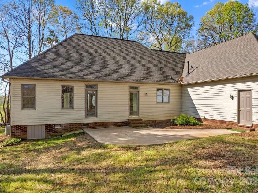 620 St Lukes Church Road, Salisbury, NC 28146.  MLS# CAR4240398, YatesRealty ID 14224. 