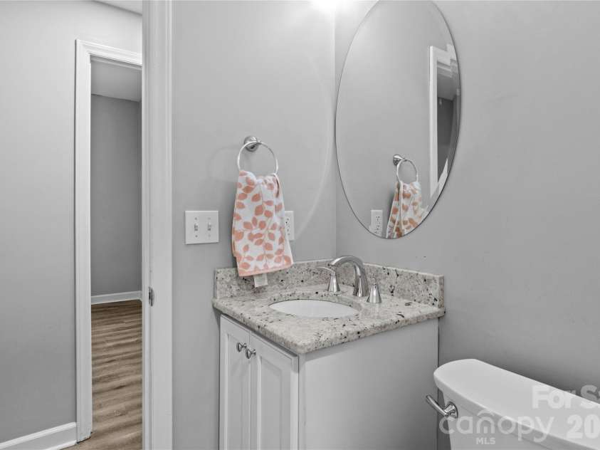 376 Meadows Circle, Winston Salem, NC 27104.  MLS# CAR4373214, YatesRealty ID 14225. 