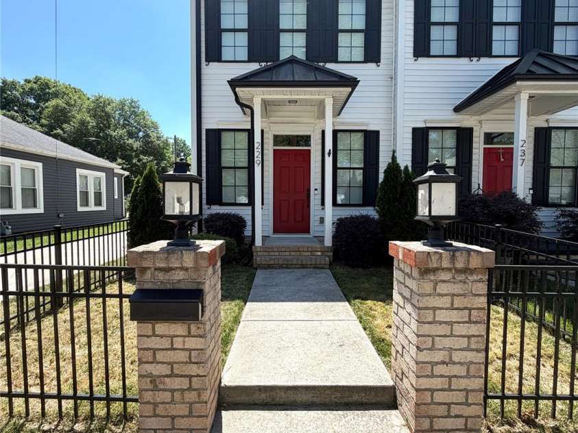 229 G Street, Kannapolis, NC 28081.  MLS# CAR4371173, YatesRealty ID 14226. 