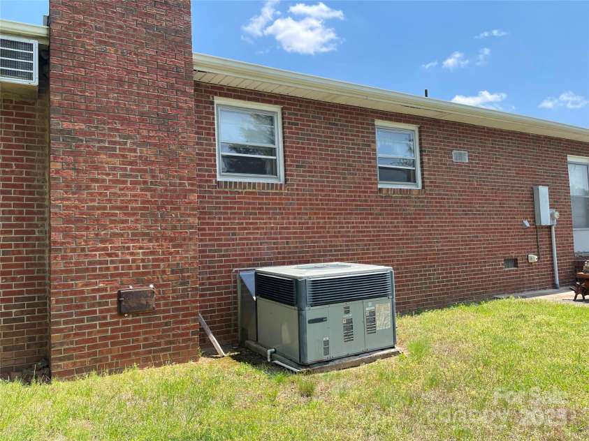 675 Ritchie Road, Salisbury, NC 28146.  MLS# CAR4254034, YatesRealty ID 14226. 