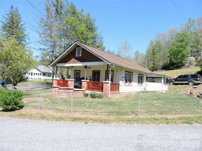 4 Carter Road, Weaverville, NC 28787.  MLS# CAR4373201, YatesRealty ID 14227. Front