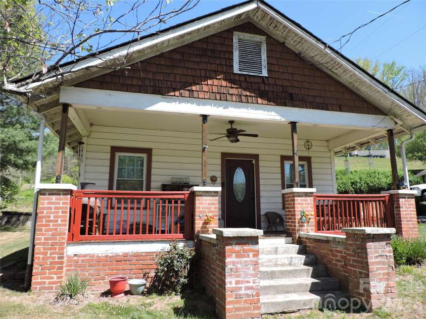 4 Carter Road, Weaverville, NC 28787.  MLS# CAR4373201, YatesRealty ID 14227. Front