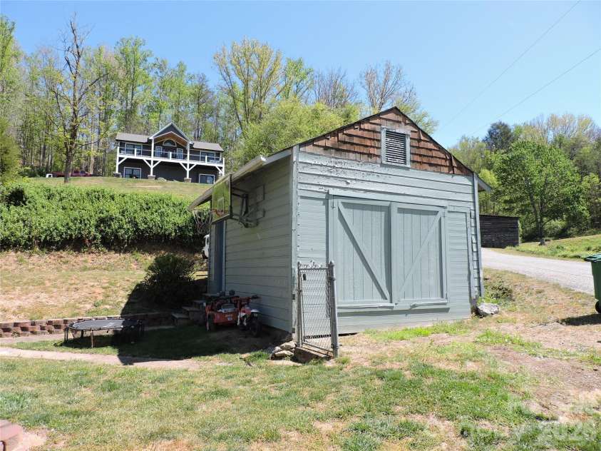 4 Carter Road, Weaverville, NC 28787.  MLS# CAR4373201, YatesRealty ID 14227. WorkShop/ shed