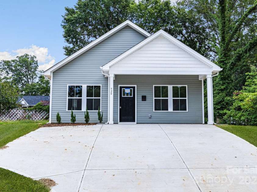 920 Holmes Street, Salisbury, NC 28144.  MLS# CAR4177321, YatesRealty ID 14227. 