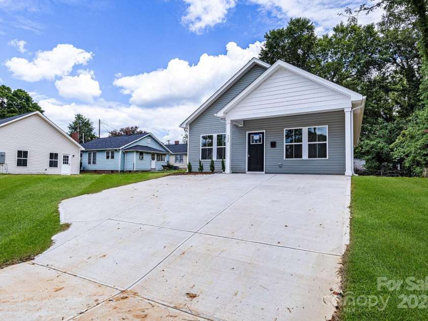 920 Holmes Street, Salisbury, NC 28144.  MLS# CAR4177321, YatesRealty ID 14227. 