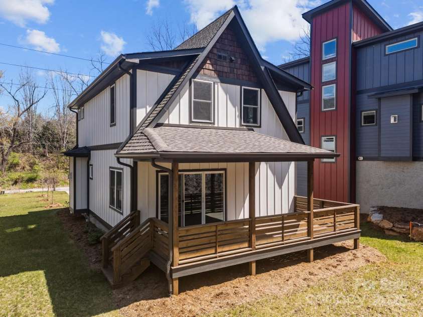 89 Glendale Avenue, Asheville, NC 28803.  MLS# CAR4160954, YatesRealty ID 1423. Rear of the property
