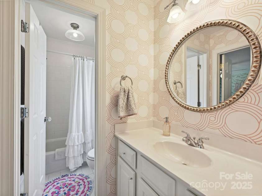 18419 Dembridge Drive, Davidson, NC 28036.  MLS# CAR4258083, YatesRealty ID 14230. Jack and Jill