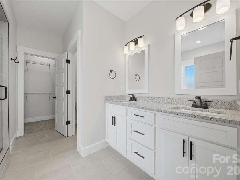 36 Sky Lane Court, Columbus, NC 28722.  MLS# CAR4373343, YatesRealty ID 14230. 