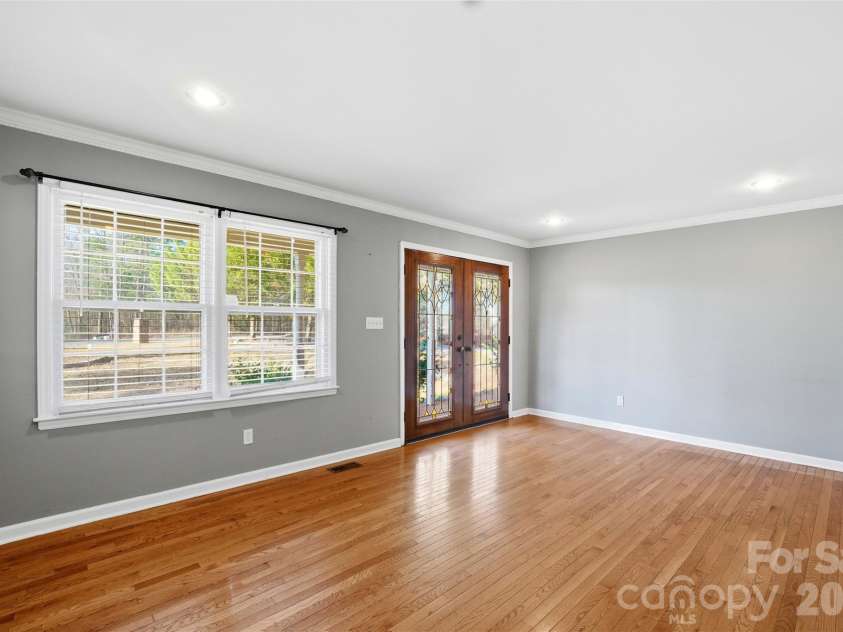 324 Pawley Drive, Charlotte, NC 28214.  MLS# CAR4335619, YatesRealty ID 14231. 