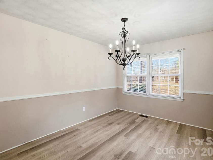 324 Pawley Drive, Charlotte, NC 28214.  MLS# CAR4335619, YatesRealty ID 14231. 