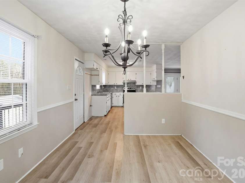 324 Pawley Drive, Charlotte, NC 28214.  MLS# CAR4335619, YatesRealty ID 14231. 