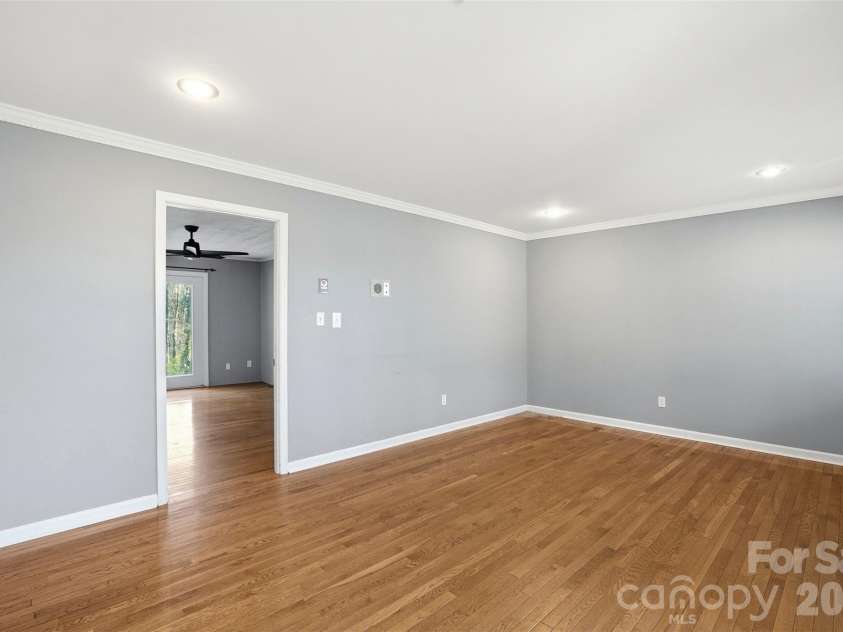 324 Pawley Drive, Charlotte, NC 28214.  MLS# CAR4335619, YatesRealty ID 14231. 