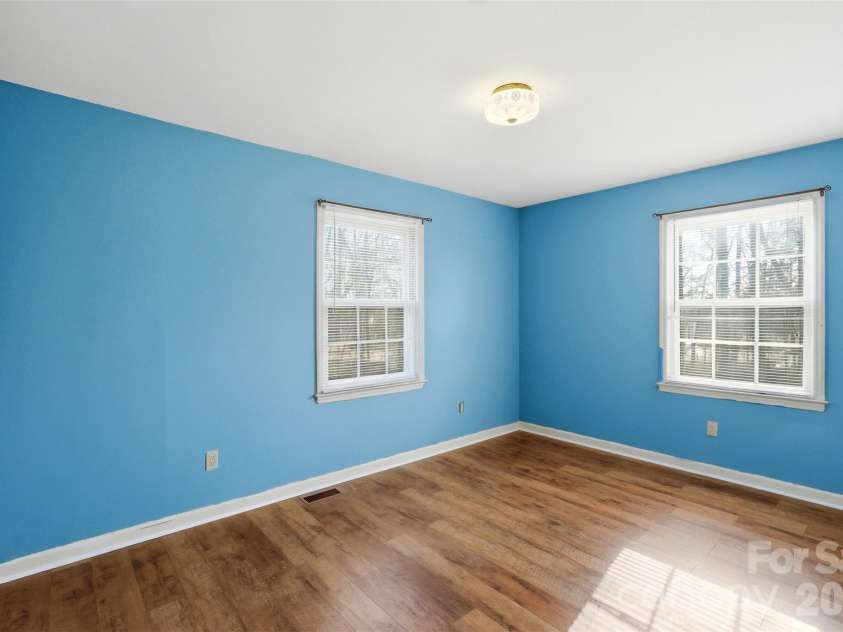 324 Pawley Drive, Charlotte, NC 28214.  MLS# CAR4335619, YatesRealty ID 14231. 