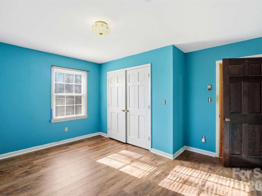 324 Pawley Drive, Charlotte, NC 28214.  MLS# CAR4335619, YatesRealty ID 14231. 