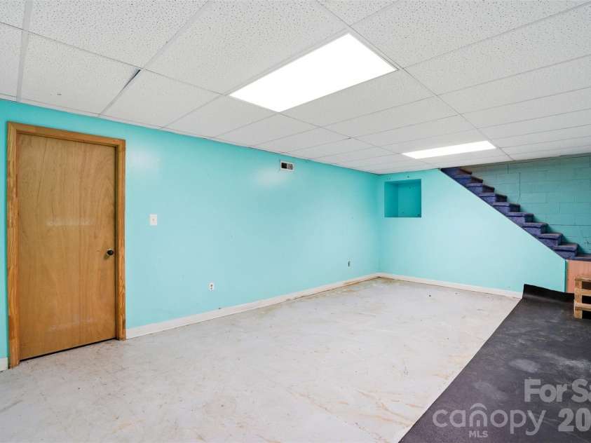 324 Pawley Drive, Charlotte, NC 28214.  MLS# CAR4335619, YatesRealty ID 14231. 