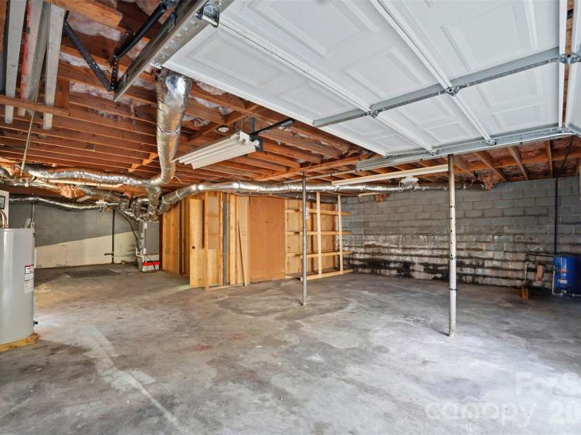 324 Pawley Drive, Charlotte, NC 28214.  MLS# CAR4335619, YatesRealty ID 14231. 