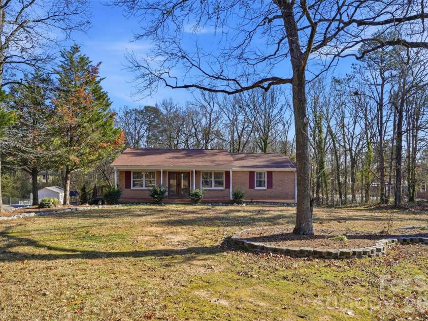 324 Pawley Drive, Charlotte, NC 28214.  MLS# CAR4335619, YatesRealty ID 14231. 