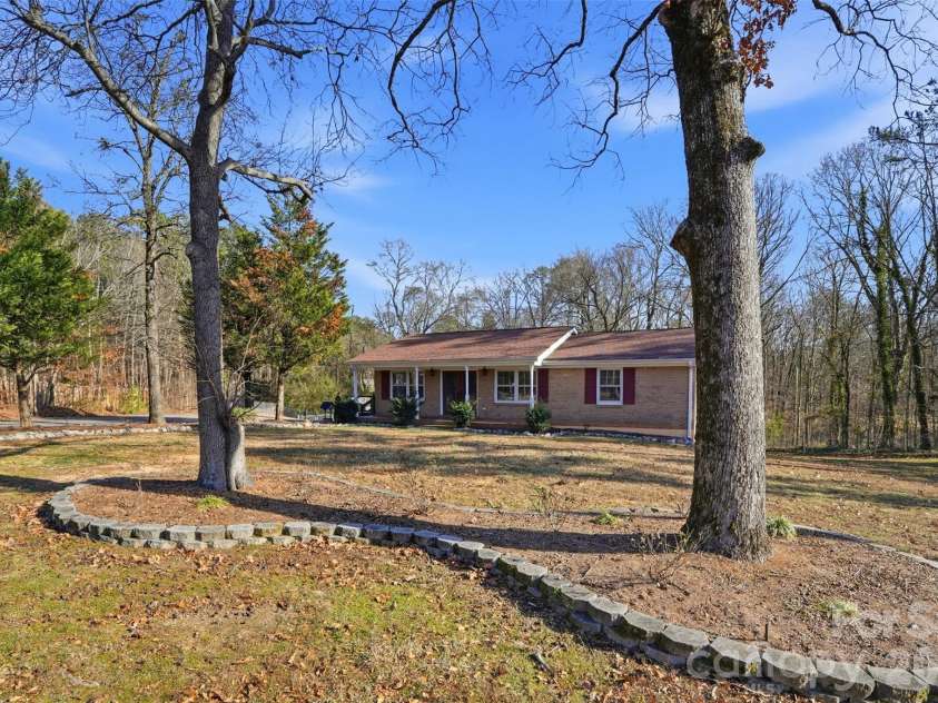 324 Pawley Drive, Charlotte, NC 28214.  MLS# CAR4335619, YatesRealty ID 14231. 