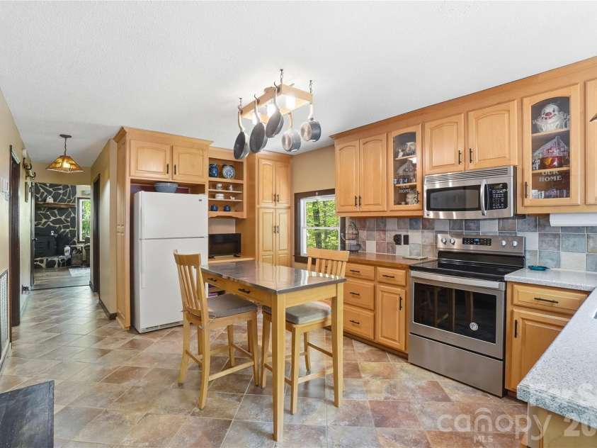 4460 Mullis Road, Kannapolis, NC 28083.  MLS# CAR4373341, YatesRealty ID 14231. All appliances included!