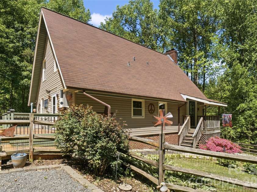 4460 Mullis Road, Kannapolis, NC 28083.  MLS# CAR4373341, YatesRealty ID 14231. Lovingly maintained A-Frame with a mountain cottage feel