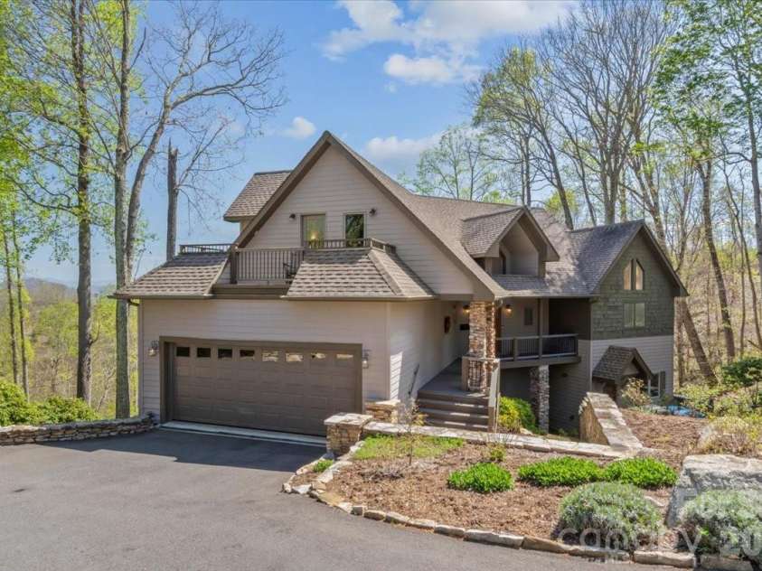 410 Springhouse Drive, Burnsville, NC 28714.  MLS# CAR4368504, YatesRealty ID 14232. 