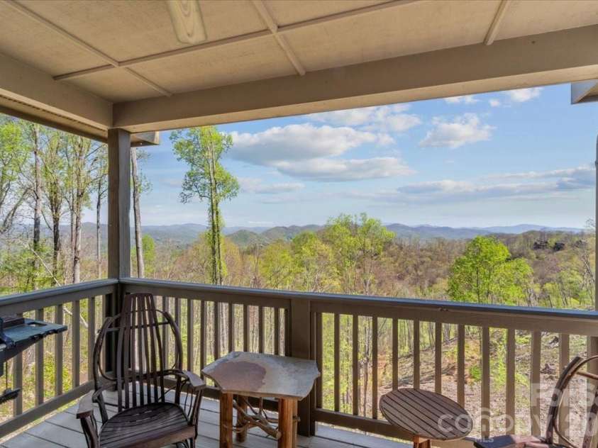 410 Springhouse Drive, Burnsville, NC 28714.  MLS# CAR4368504, YatesRealty ID 14232. 