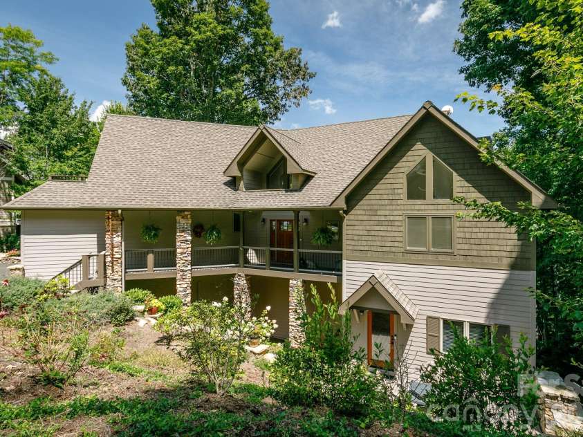 410 Springhouse Drive, Burnsville, NC 28714.  MLS# CAR4368504, YatesRealty ID 14232. 