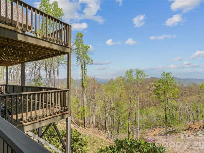 410 Springhouse Drive, Burnsville, NC 28714.  MLS# CAR4368504, YatesRealty ID 14232. 