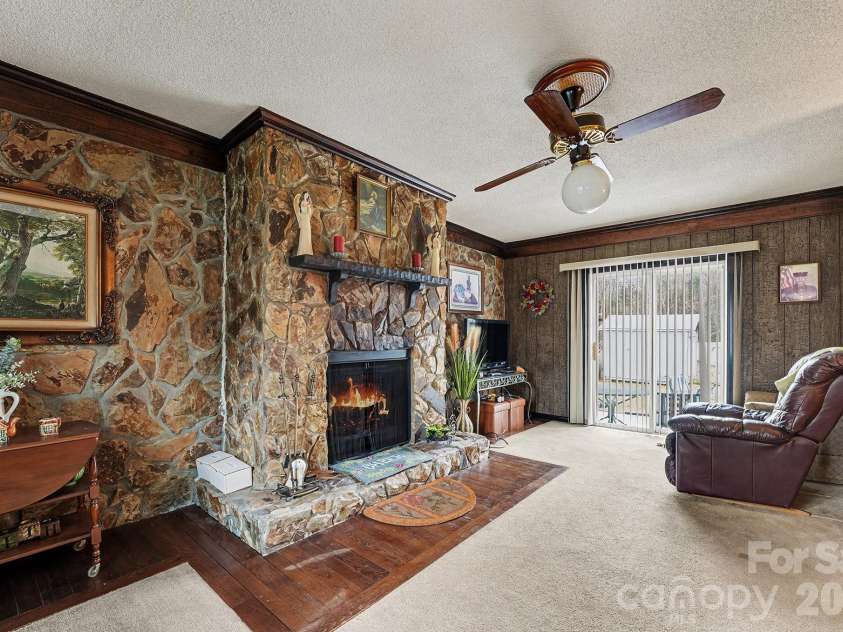 4206 Tipperary Place, Charlotte, NC 28215.  MLS# CAR4335299, YatesRealty ID 14232. 