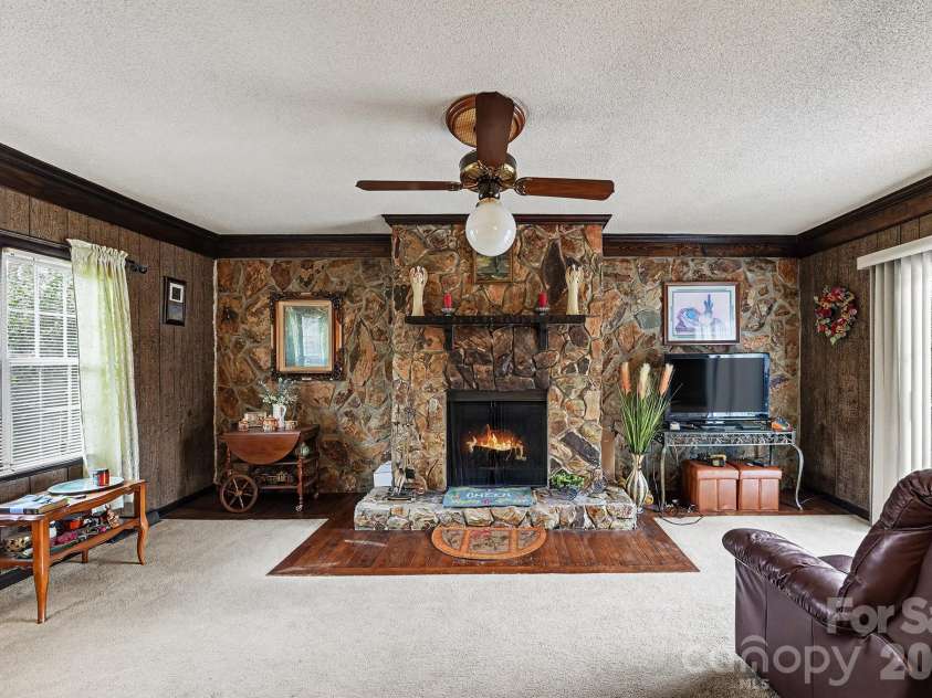 4206 Tipperary Place, Charlotte, NC 28215.  MLS# CAR4335299, YatesRealty ID 14232. 