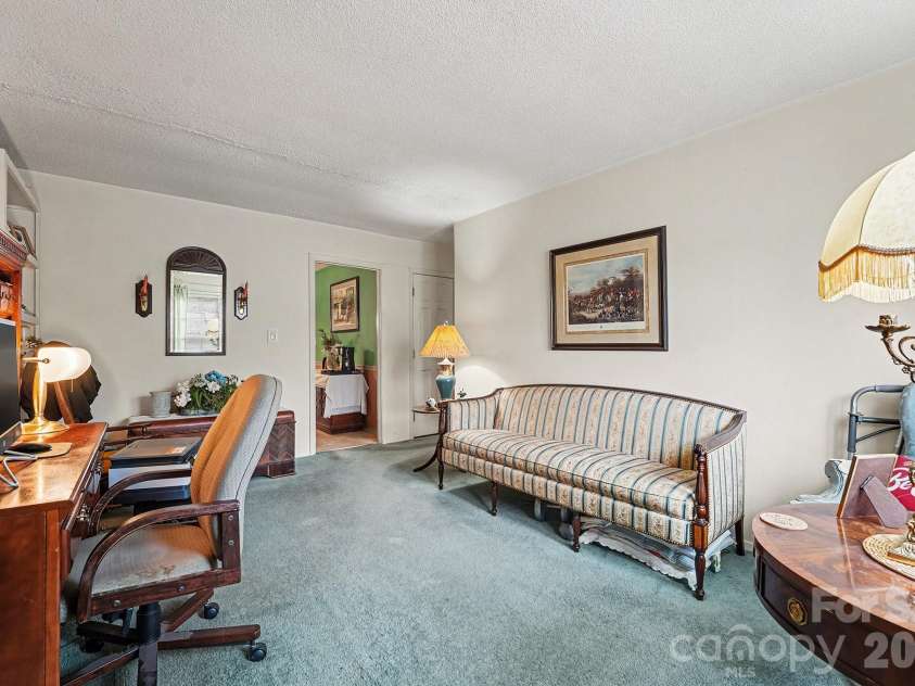 4206 Tipperary Place, Charlotte, NC 28215.  MLS# CAR4335299, YatesRealty ID 14232. 