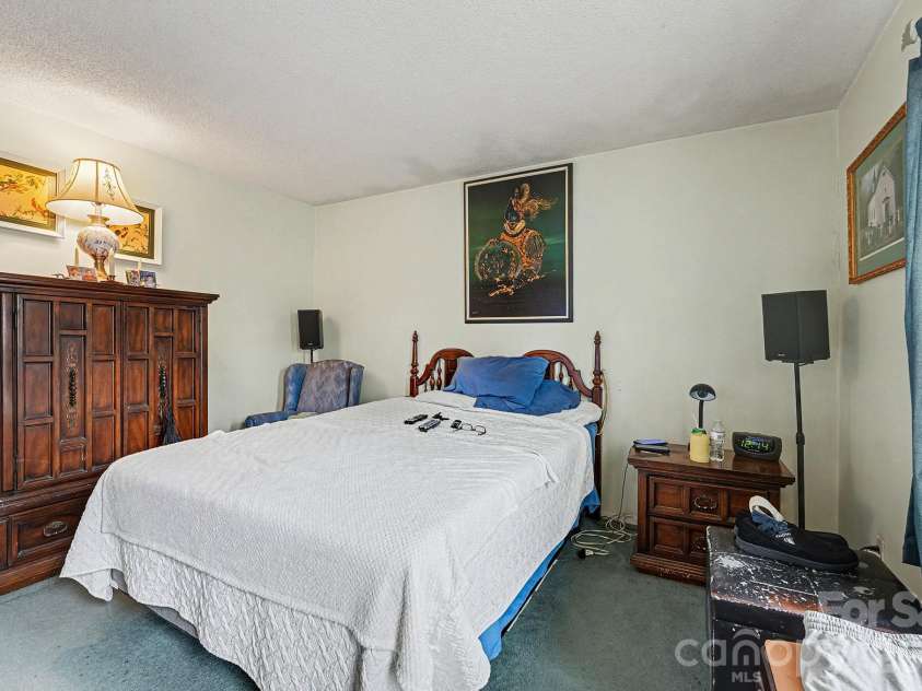 4206 Tipperary Place, Charlotte, NC 28215.  MLS# CAR4335299, YatesRealty ID 14232. 