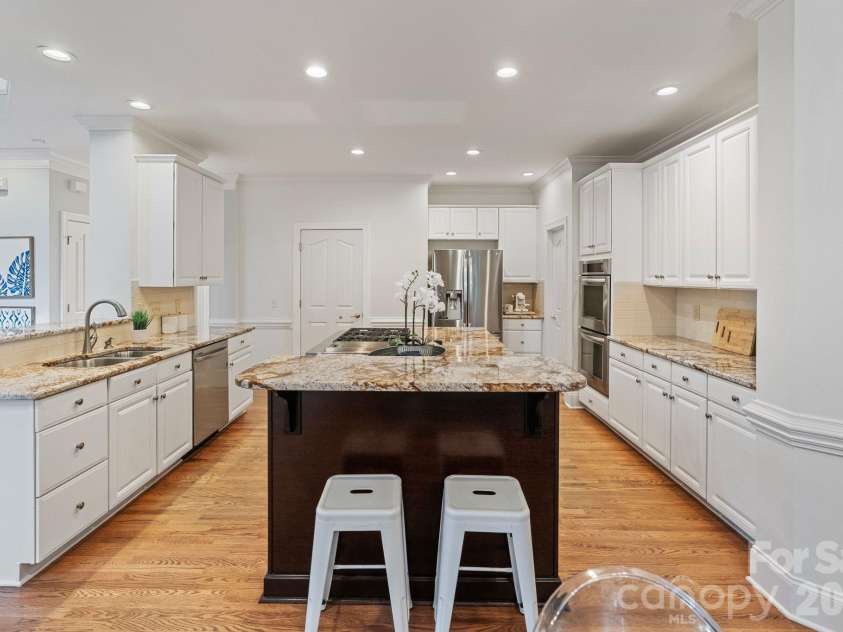 12644 Lahinch Court, Charlotte, NC 28277.  MLS# CAR4364918, YatesRealty ID 14234. Kitchen with name brand appliances