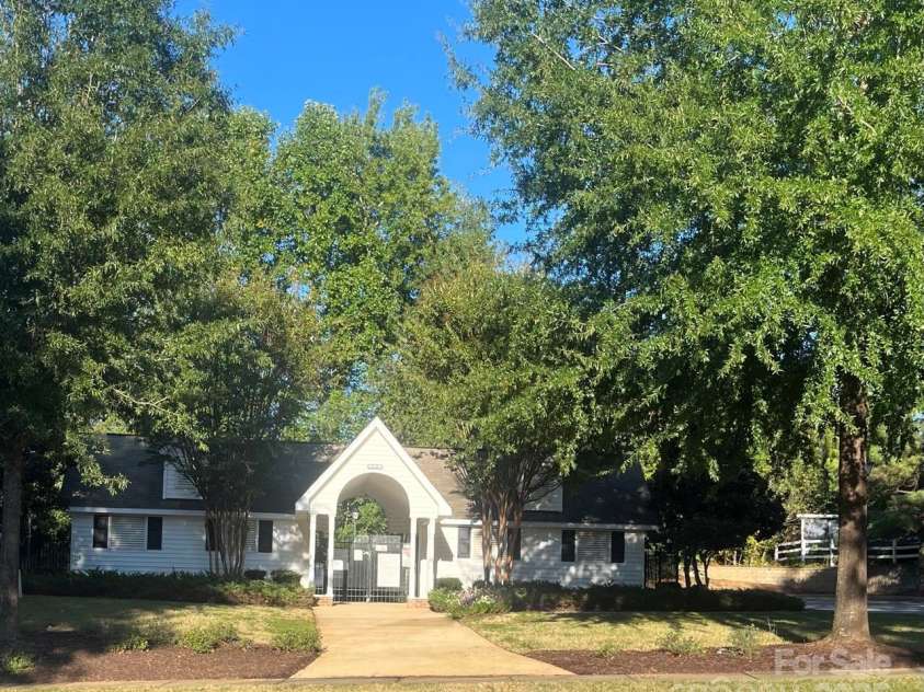140 Marakery Road, Mooresville, NC 28115.  MLS# CAR4225700, YatesRealty ID 14234. Community Pool