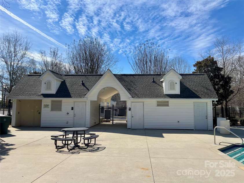 140 Marakery Road, Mooresville, NC 28115.  MLS# CAR4225700, YatesRealty ID 14234. Community Pool
