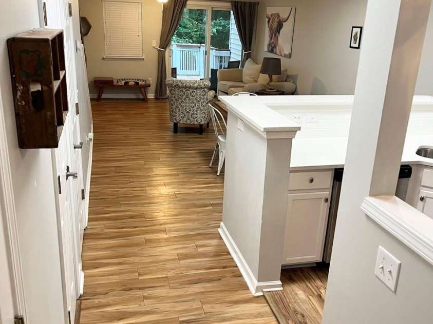 140 Marakery Road, Mooresville, NC 28115.  MLS# CAR4225700, YatesRealty ID 14234. Entryway