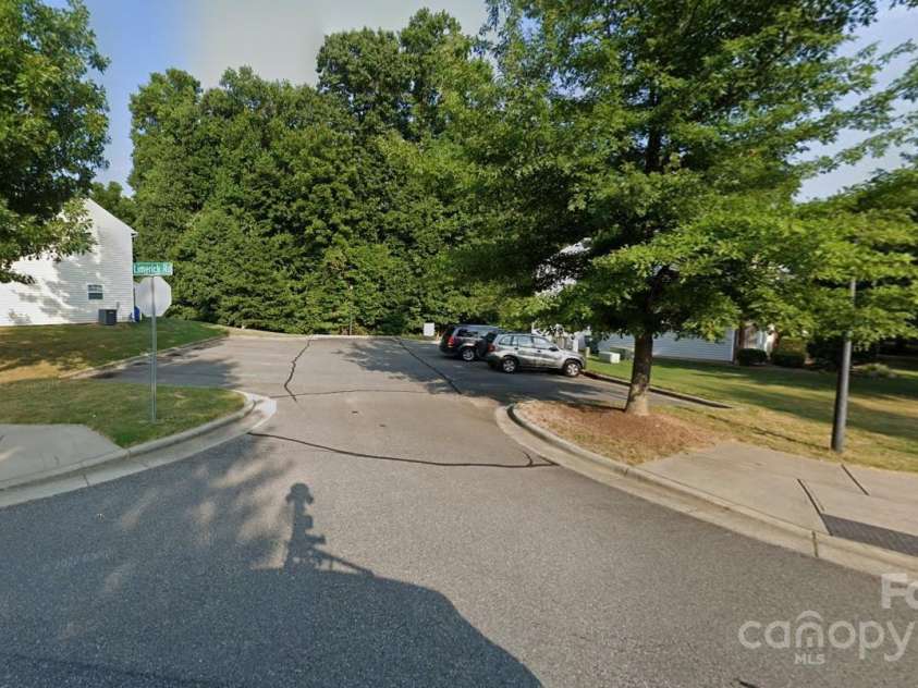 140 Marakery Road, Mooresville, NC 28115.  MLS# CAR4225700, YatesRealty ID 14234. Guest Parking Lot