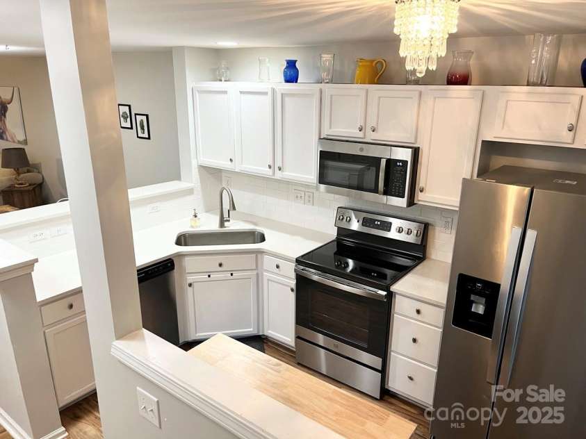 140 Marakery Road, Mooresville, NC 28115.  MLS# CAR4225700, YatesRealty ID 14234. Kitchen