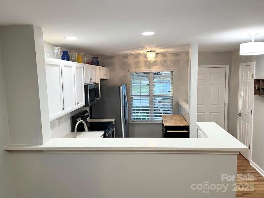 140 Marakery Road, Mooresville, NC 28115.  MLS# CAR4225700, YatesRealty ID 14234. Kitchen