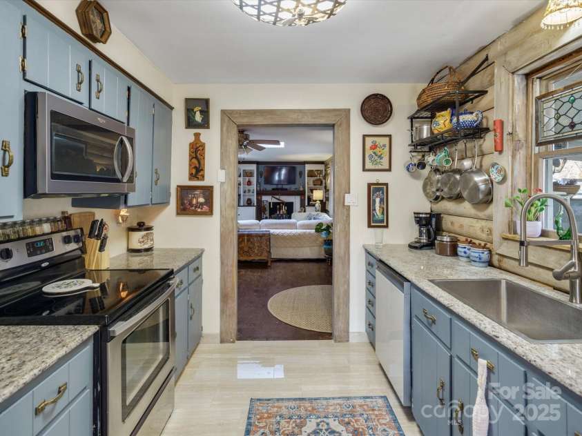 294 Carroll Cove, Clover, SC 29710.  MLS# CAR4201456, YatesRealty ID 14235. Kitchen