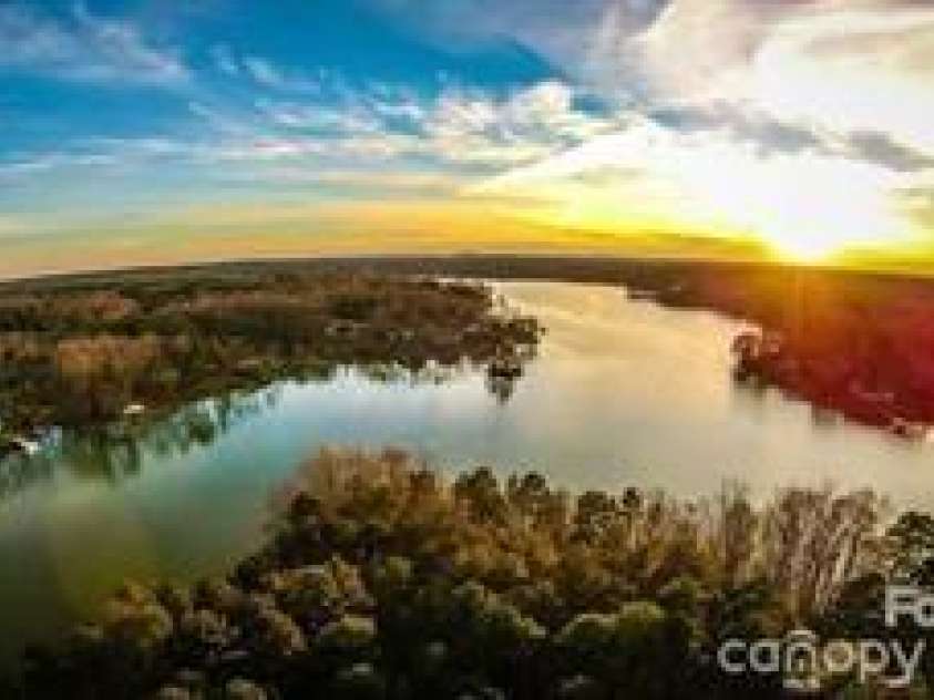 294 Carroll Cove, Clover, SC 29710.  MLS# CAR4337194, YatesRealty ID 14235. Lake Wylie