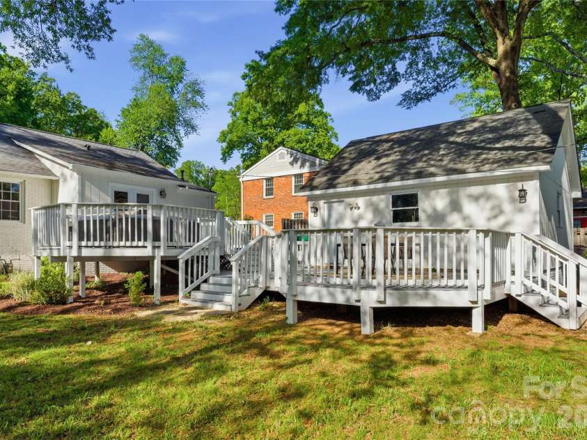 620 Shawnee Drive, Charlotte, NC 28209.  MLS# CAR4368802, YatesRealty ID 14235. 