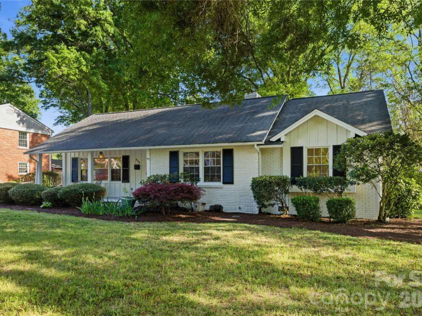 620 Shawnee Drive, Charlotte, NC 28209.  MLS# CAR4368802, YatesRealty ID 14235. 