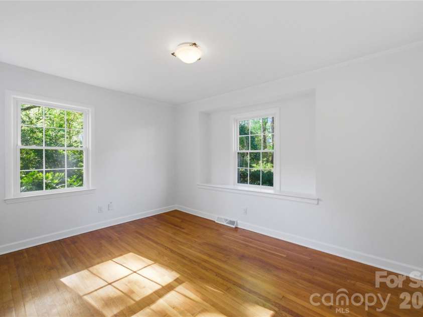 620 Shawnee Drive, Charlotte, NC 28209.  MLS# CAR4368802, YatesRealty ID 14235. Guest Room 2