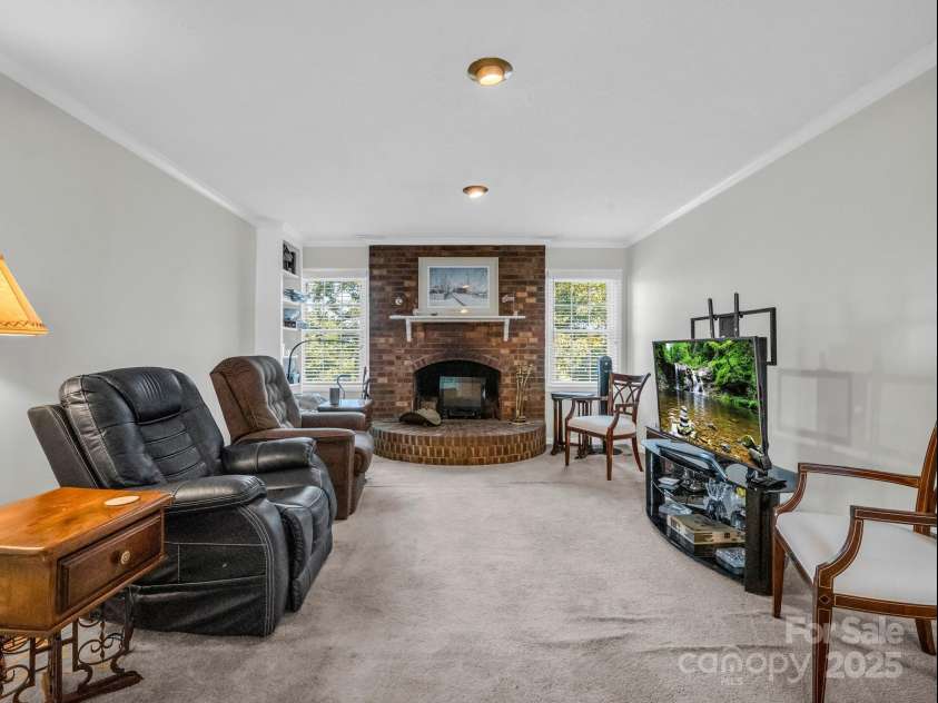 3039 Longwood Drive, Shelby, NC 28152.  MLS# CAR4176843, YatesRealty ID 14236. 