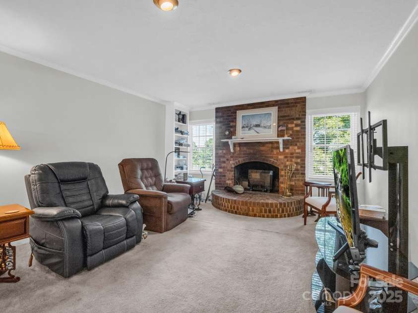 3039 Longwood Drive, Shelby, NC 28152.  MLS# CAR4176843, YatesRealty ID 14236. 