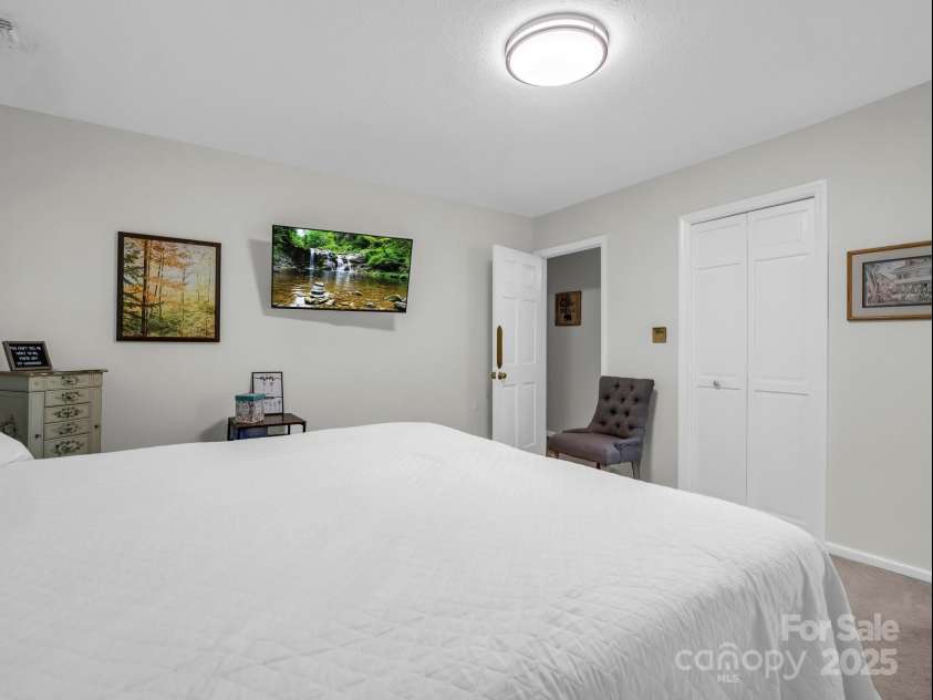 3039 Longwood Drive, Shelby, NC 28152.  MLS# CAR4176843, YatesRealty ID 14236. 