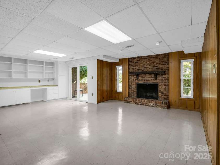 3039 Longwood Drive, Shelby, NC 28152.  MLS# CAR4176843, YatesRealty ID 14236. 