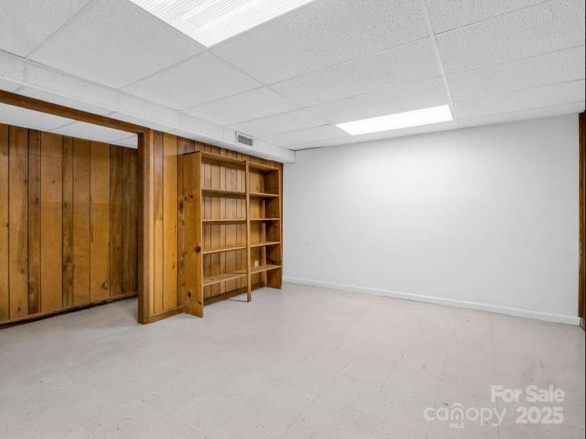 3039 Longwood Drive, Shelby, NC 28152.  MLS# CAR4176843, YatesRealty ID 14236. 