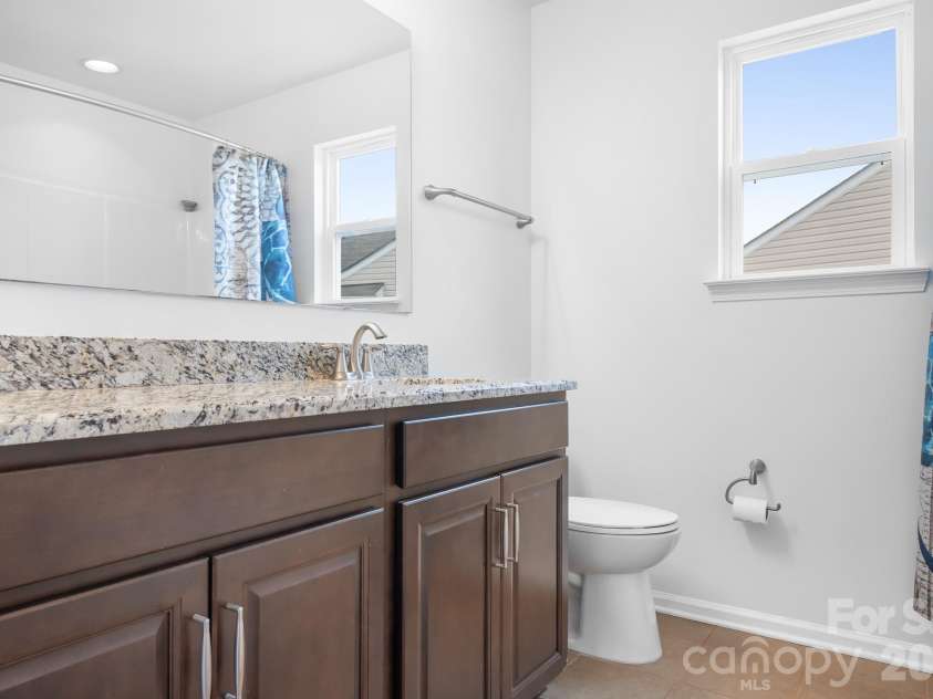 6308 Durango Way, Denver, NC 28037.  MLS# CAR4336580, YatesRealty ID 14236. Full Bathroom 2 Upstairs Hallway